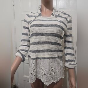Blu Pepper Gray and White Knit Top